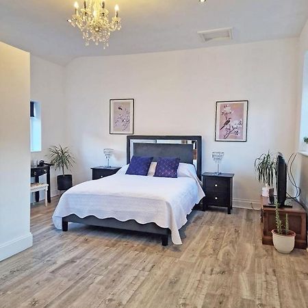 Apartamento The Kings Denbigh Exterior foto